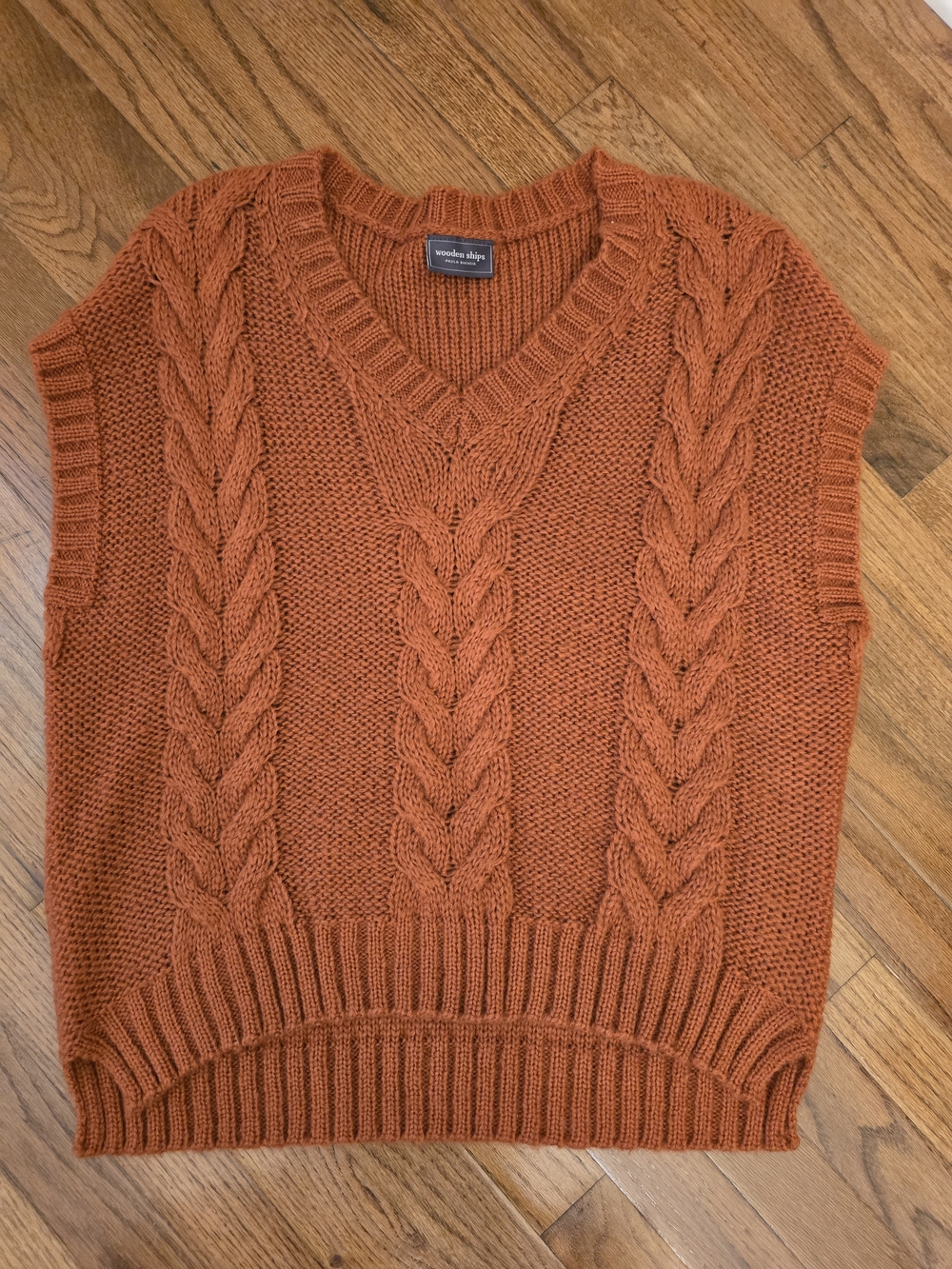 Wooden Ships Chunky Knit V-Neck Sweater in Rust Orange Size M/L